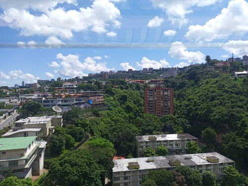 Apartamento En Venta - C.c. Los Chaguaramos  - Caracas 