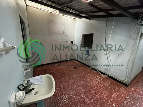 Casa En Venta En La Universidad. Cod V61643