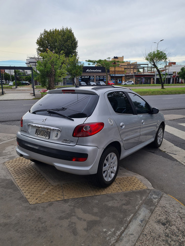 Peugeot 207 1.4 Sedan Hdi Xt