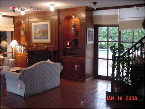 Casa En Mansa, 5 Dormitorios *- Ref: 7424