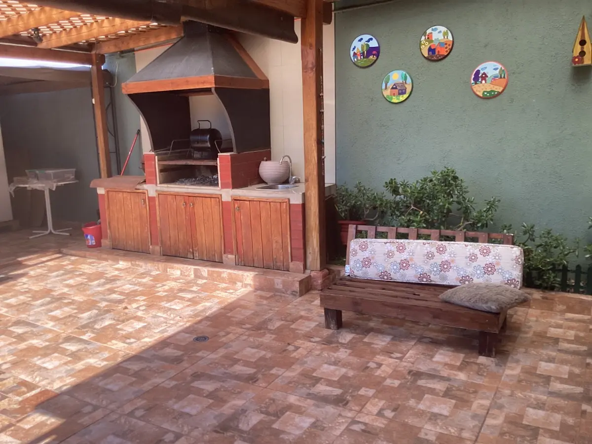 Imagen 4 de 13 de Casa Con Bello Patio Para Compartir !!