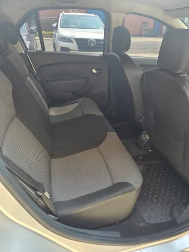 Renault Logan 1.6 Privilege / Intens