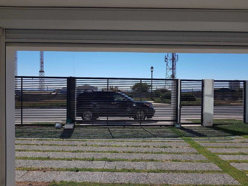 Imagen 5 de 17 de I. Holzapfel #044. Casa 3d3b En Lomas De Montemar