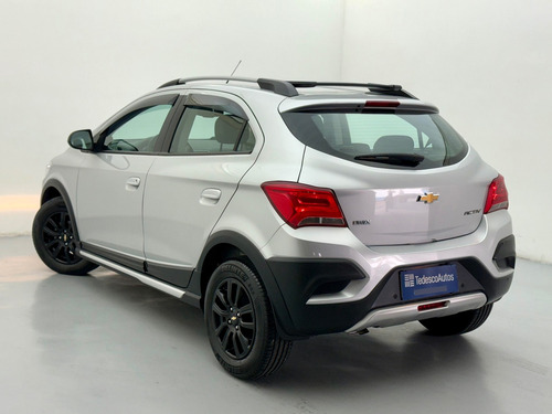 Chevrolet Onix 1.4 Activ Aut. 5p