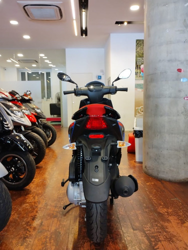 Imagen 6 de 17 de Nuevo Scooter Aprilia Sr 160 Azul Inyección Abs