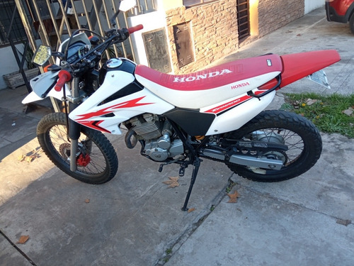 Imagen 1 de 6 de Honda Tornado