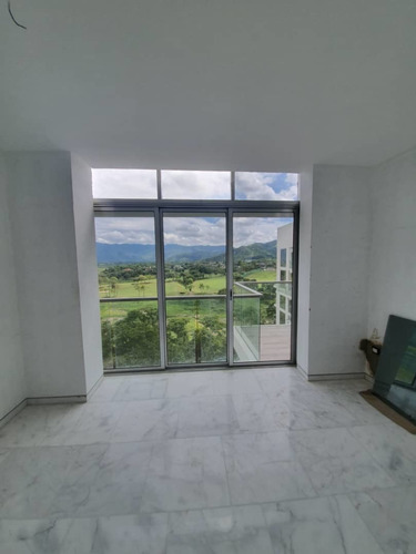 Imagen 12 de 18 de Hermoso Penthouse A En Guataparo