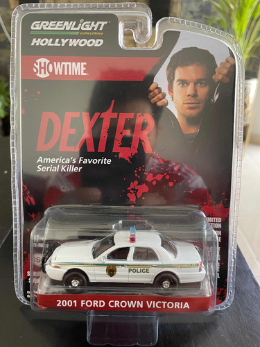 Greenlight 1/64 Hollywood Dexter 2001 Ford Crown Victoria