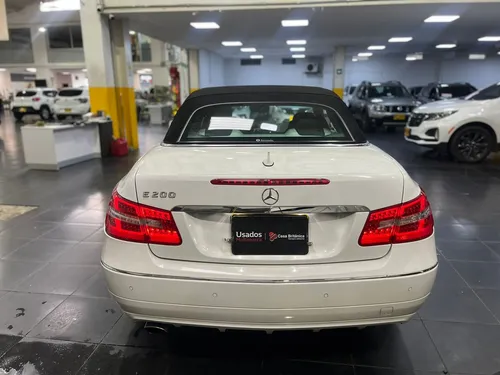 Mercedes Benz E200 Cgi At 4x2 1.8