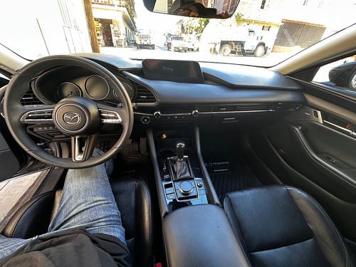 Mazda 3 Versión Signature (la Más Equipada Con Turbo)