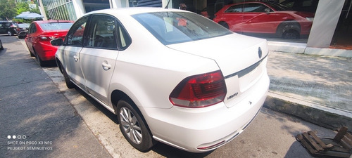 Imagen 4 de 8 de Volkswagen Vento 2019 1.6 Confortline At