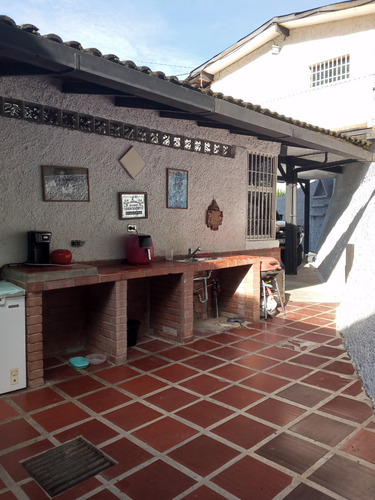Best House Vende Hermosa Y Cómoda Casa En Colinas De Carrizal, Sector Las Peritas.
