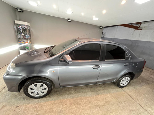 Toyota Etios 1.5 Sedan Xs