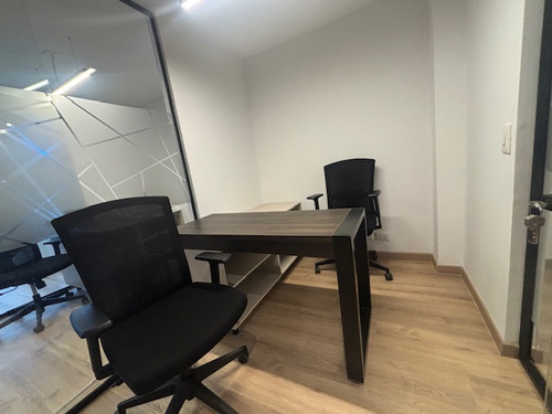 En Venta Oficina Coreworking Ubicada En El Lago (18530).