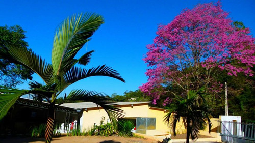 Excelente Residência Com Salão De Festas - Chácara Na Cidade