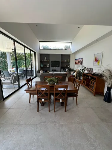 Residencia En Rancho De Cortes