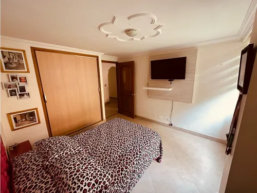 Vendo Apartamento En Laureles Medellín En Edificio De 185 M², Piso 1
