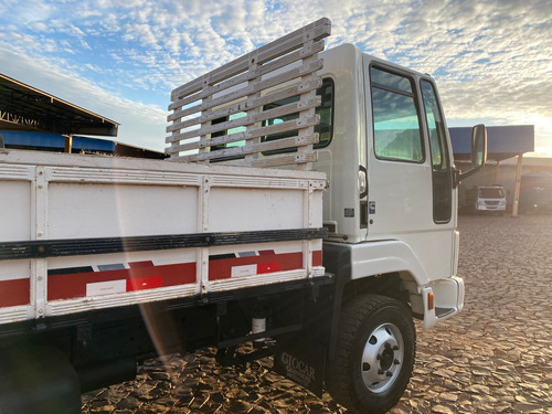 Cargo 815 4x2 Carroceria
