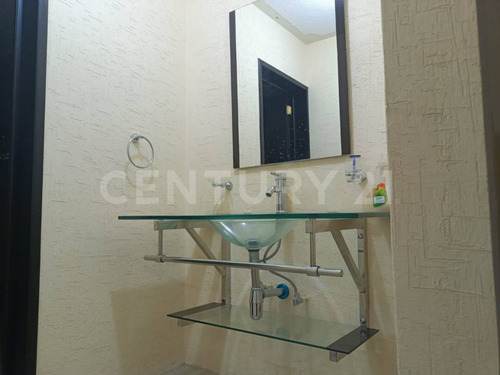 Casa En Venta En Lomas De Banthi, San Juan Del Río, Queretaro.