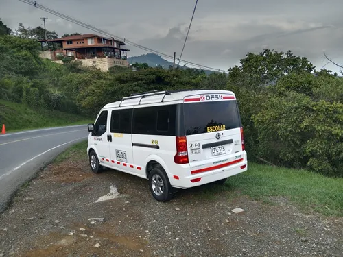 Vans De 9 Pasajeros, Único Dueño, Muy Bien Cuidada.