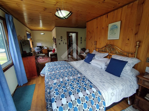 Casa En Venta De 4 Dorm. En Algarrobo