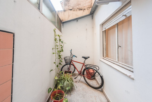 Imagen 7 de 22 de Mono Amb En Venta Colegiales Con Patio. Apto Prof