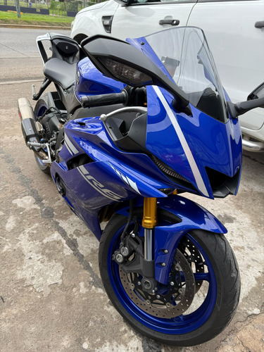Yamaha R6