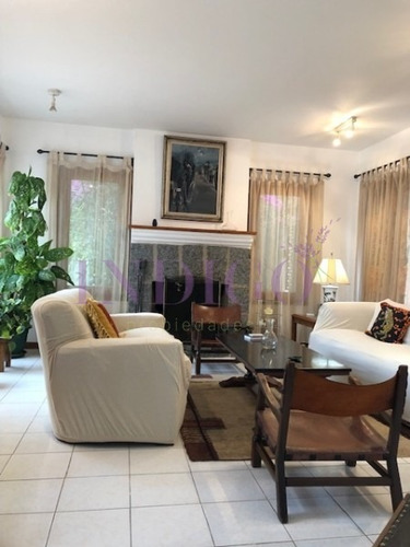 Muy Buena Casa En Venta En La Zona Mas Linda De Playa Mansa.- Ref: 409