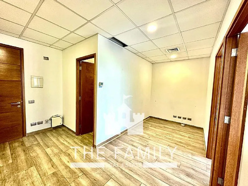 Oficina Amplia Hall Con 2 Privados + 2 Estacionamientos Subt
