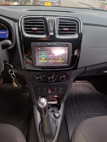 Imagen 5 de 16 de Renault Logan 2020