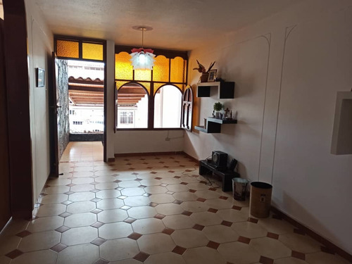 Imagen 2 de 12 de Venta De Casa Altos De Paramillo.