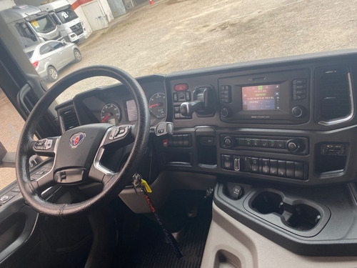 Scania P320 8x2 2019 Automática