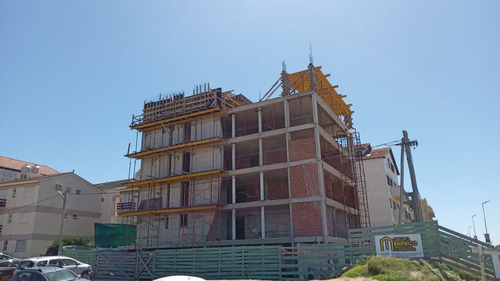 Imagen 10 de 11 de Departamentos De 2 Y 3 Ambientes Frente Al Mar