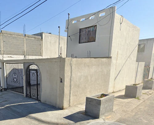 Casa En Alamo 201, Praderas De Cadereyta Sector B, Cadereyta Jiménez/ Recuperación Bancaria-sh05