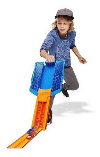 Imagen 4 de 6 de Hot Wheels Guarda 20 Autos 2 En 1 Con Lanzador Maletin Edu