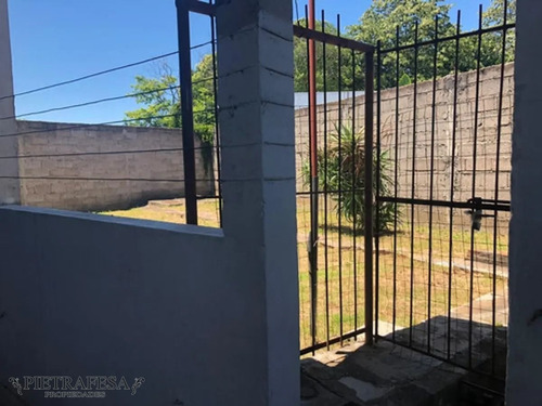 Imagen 11 de 13 de 2 Casas Independientes - Av. San Martin - Cerrito