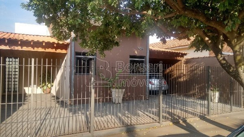 Imagem 1 de 6 de Venda De Casas / Padrão Na Cidade De Araraquara 7453
