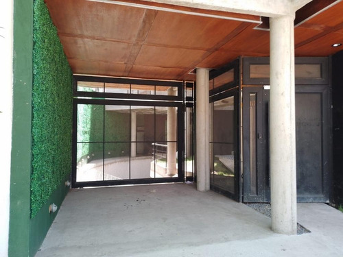 Departamento A La Venta De 3 Ambientes Con Terraza Privada En Edificio Plaza Azopardo - Adrogue