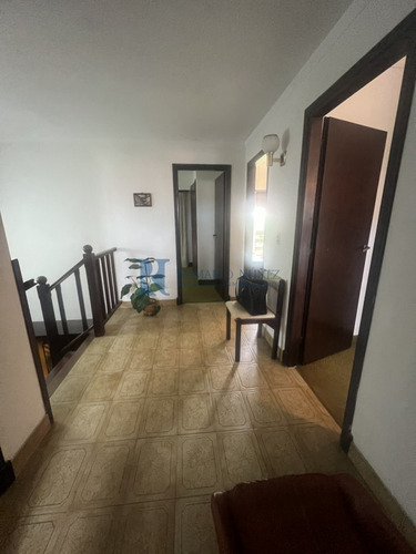 Chalet De 6 Amb. Desarrollado En 3 Niveles - Zona Punta Mogotes