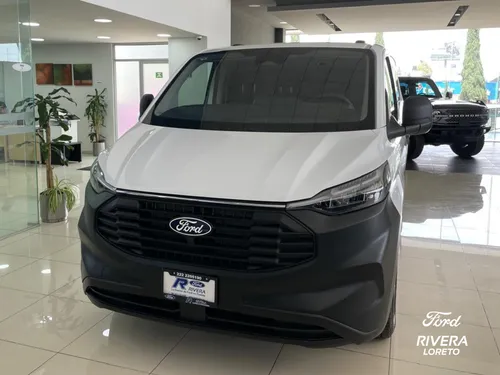 Ford Transit Custom Van Larga
