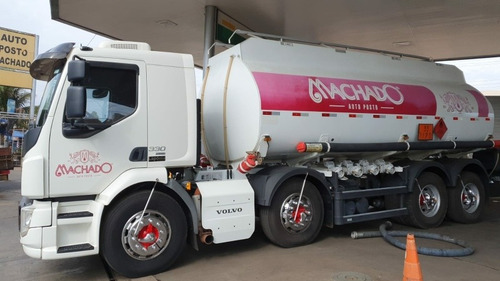 Imagem 1 de 8 de Volvo Vm 330