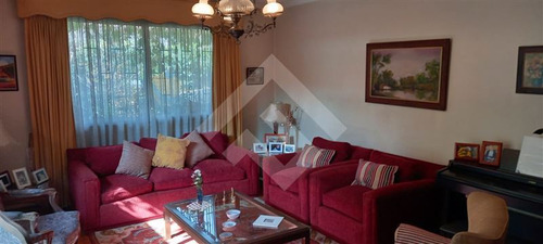 Casa En Venta De 3 Dorm. En La Reina