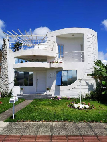 Imagem 4 de 30 de Casa À Venda, 210 M² Por R$ 1.200.000,00 - Cachoeira Do Bom Jesus - Florianópolis/sc - Ca0730