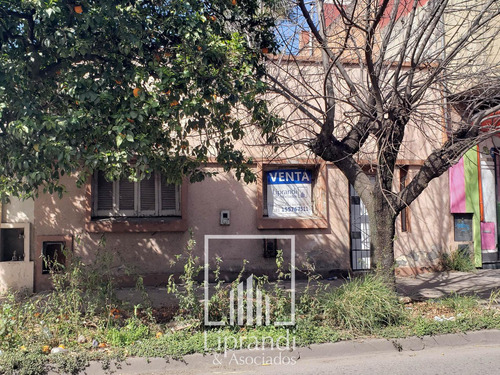 Casa A Refaccionar En Venta