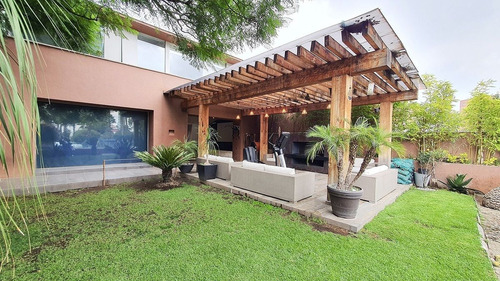 Casa En Privada Con Seguridad Frente A Parque