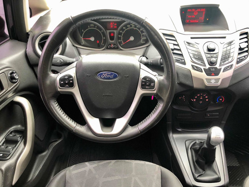 Ford Fiesta Kinetic Design 1.6 120cv Titanium Año 2012 Nuevo
