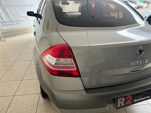 Renault Megane 1.6 DYNAMIQUE 16V FLEX 4P MANUAL