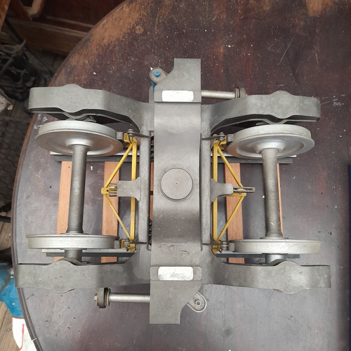Imagem 5 de 9 de Trem Locomotiva Maquete Grande De Truque De Vagão Com 37 Cm