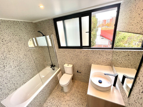 Barrio Del Inca, Casa Remodelada, Agradable Vista 3d 3b