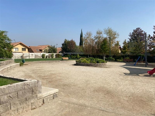 Casa En Venta De 3 Dorm. En Peñalolén